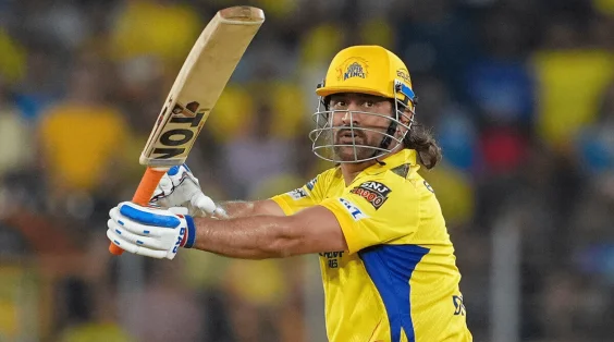 Setback during warm-up game delays Dhoni's return